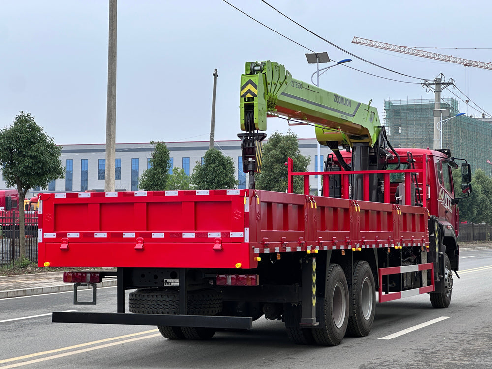 HOWO 6×4 ZOOMLION14T Telescopic Boom Crane
