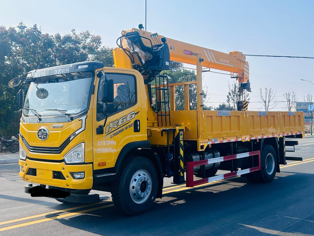 FAW 220HP  8-10T Telescopic Boom Crane  For Sale
