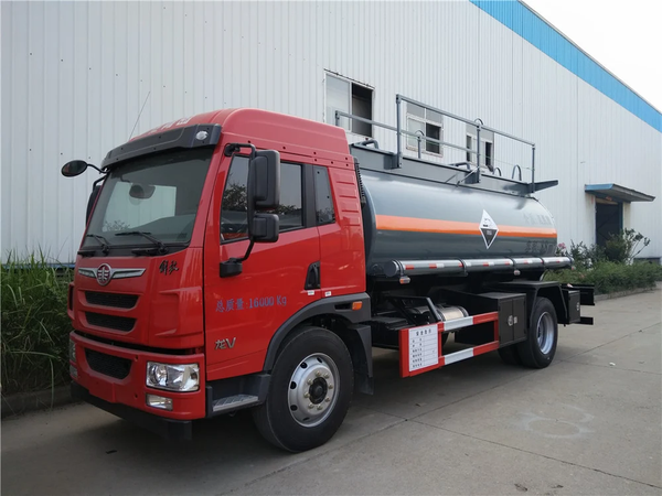 Jiefang Long V CLW5162GFWC5 Corrosive Goods Tank Transport Vehicle