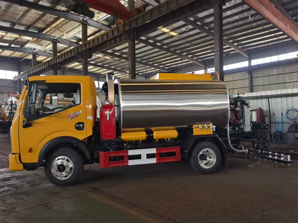 DongFeng 5T Asphalt Distributor Truck
