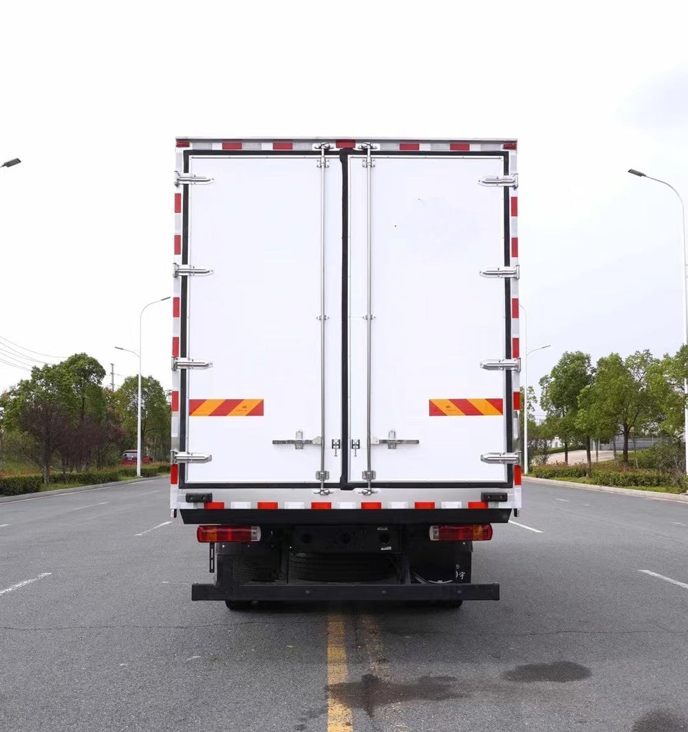 FOTON 6.8m E6 300HP Refrigerated Truck