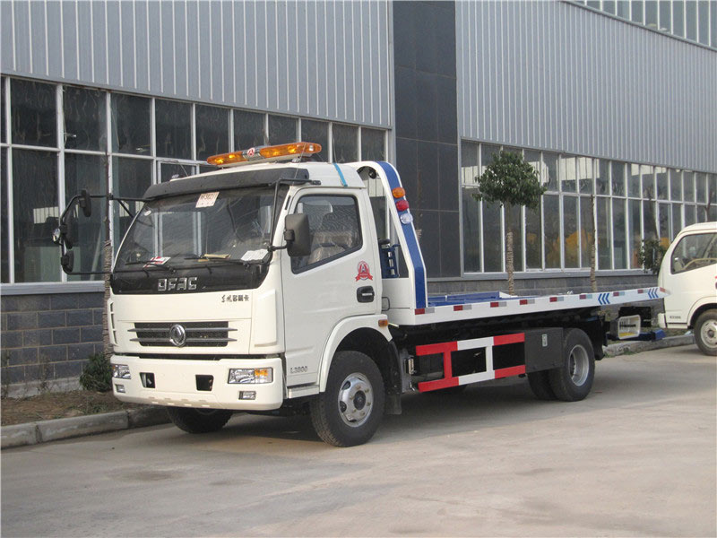 Dongfeng  4*2 flatbed Truck