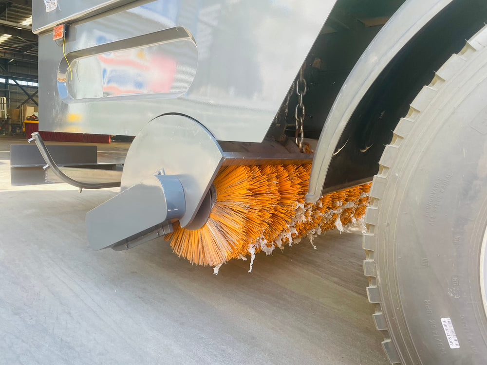 HOWO Multi-functional Ice Breaking & Snow Removal Truck