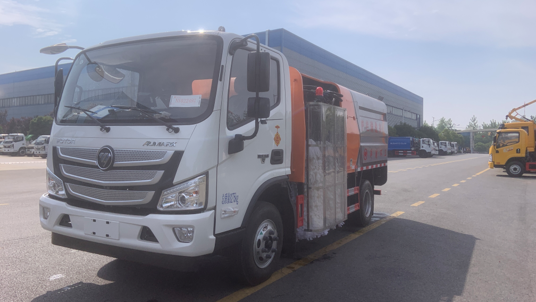 FOTON 4m³ Mid-mounted Guardrail Cleaning Truck