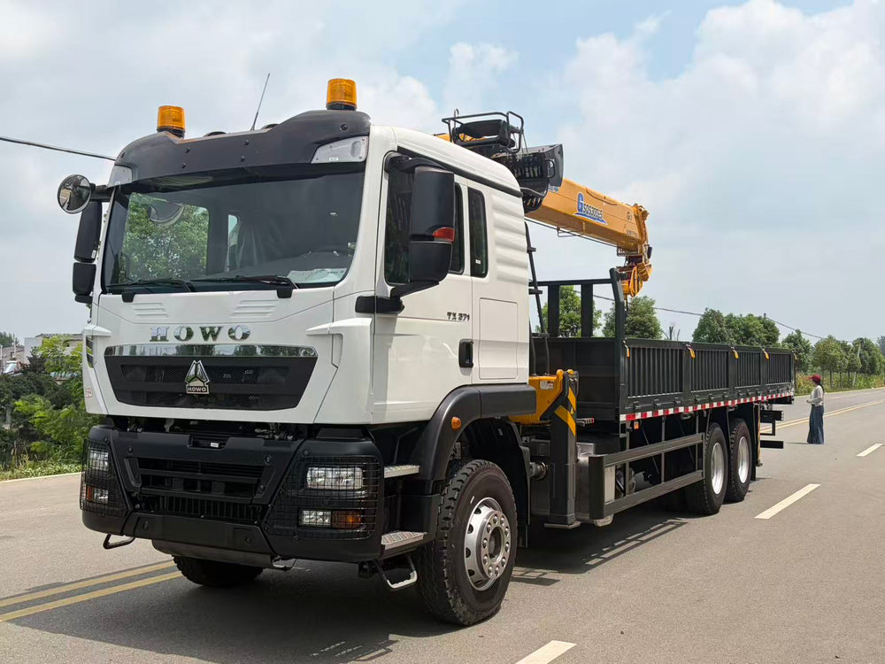 HOWO TX 6x4 Cargo Truck with XCMG 12-Ton 5-Section Straight Boom Crane
