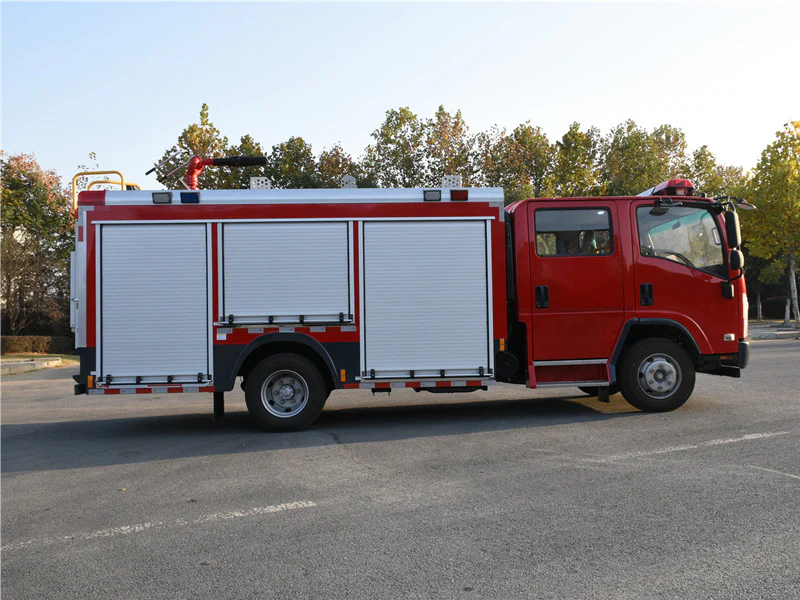ISUZU 4 TON WATER TANK FIRE TRUCK