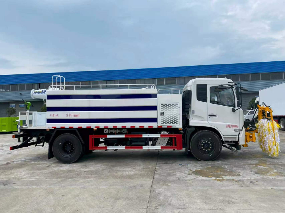 DongFeng 13m³ Guardrail Cleaning Truck For Sale