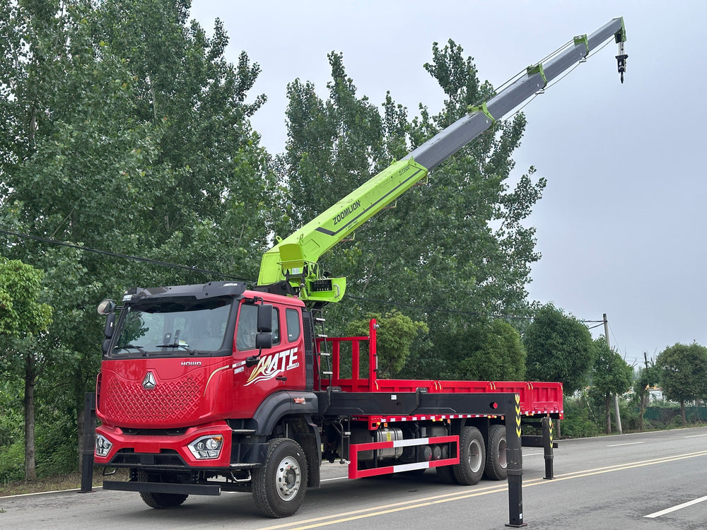 HOWO 6×4 ZOOMLION14T Telescopic Boom Crane