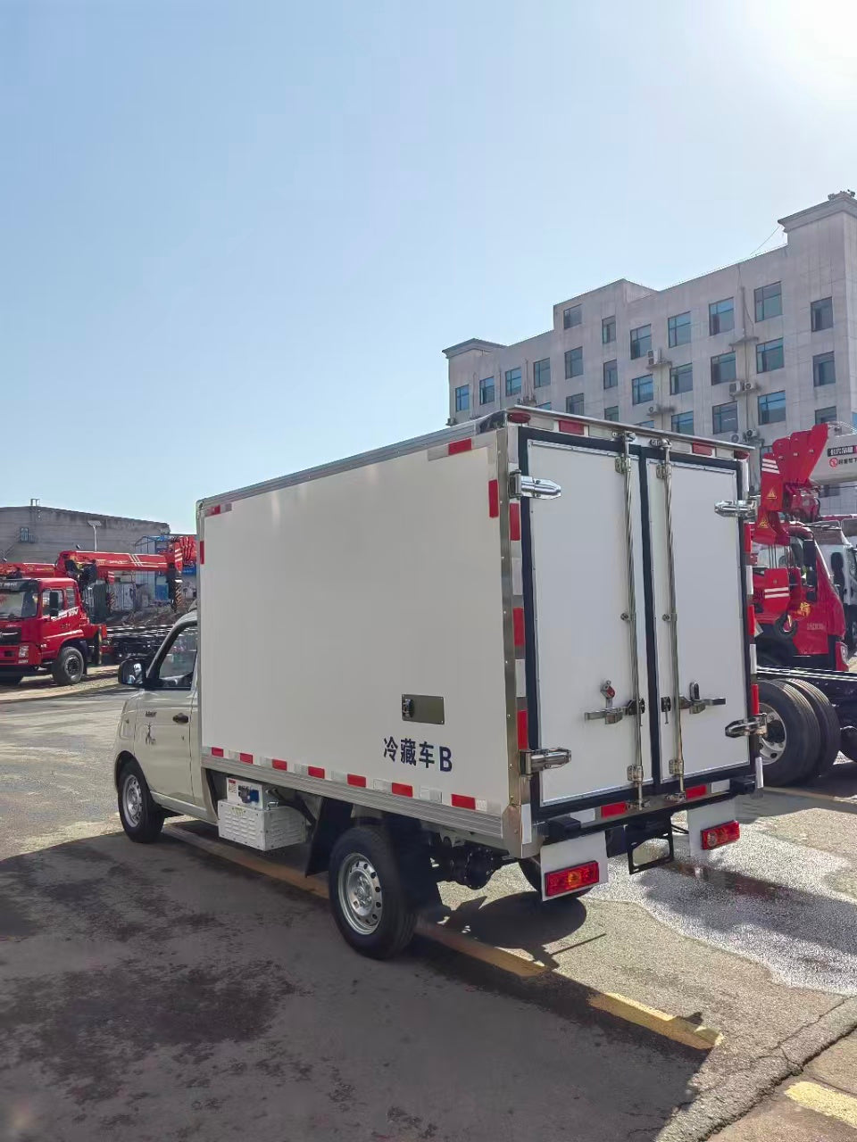 Foton Xiangling V1 2.8m Refrigerated Truck